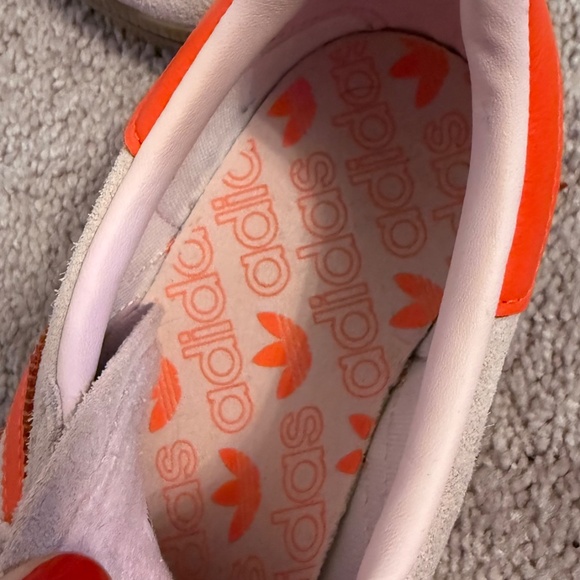 Adidas: Handball Spezial sneakers. Light pink with neon orange/pink, sz 8.5 - Picture 9 of 13